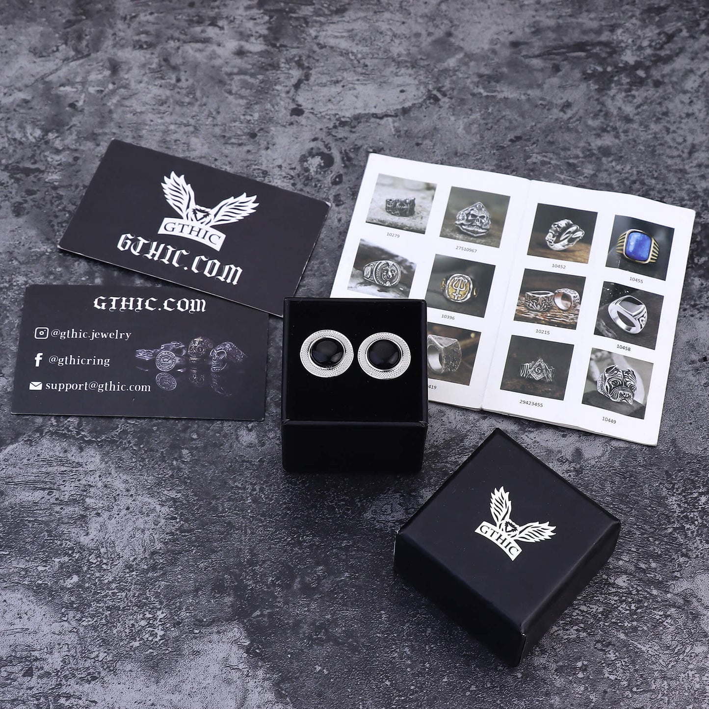 Minimalist Round Onyx Suit Brass Cufflinks