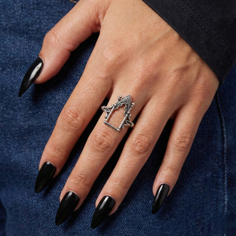 Grave Arch Ring