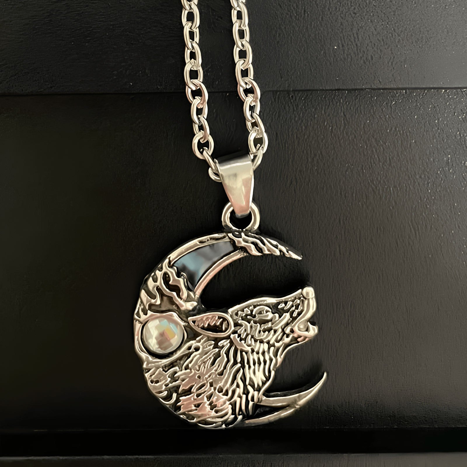 Lunar Wolf���s Call Necklace