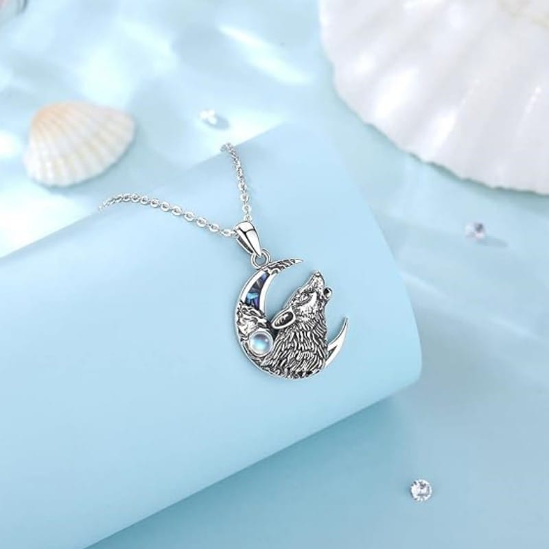 Lunar Wolf���s Call Necklace