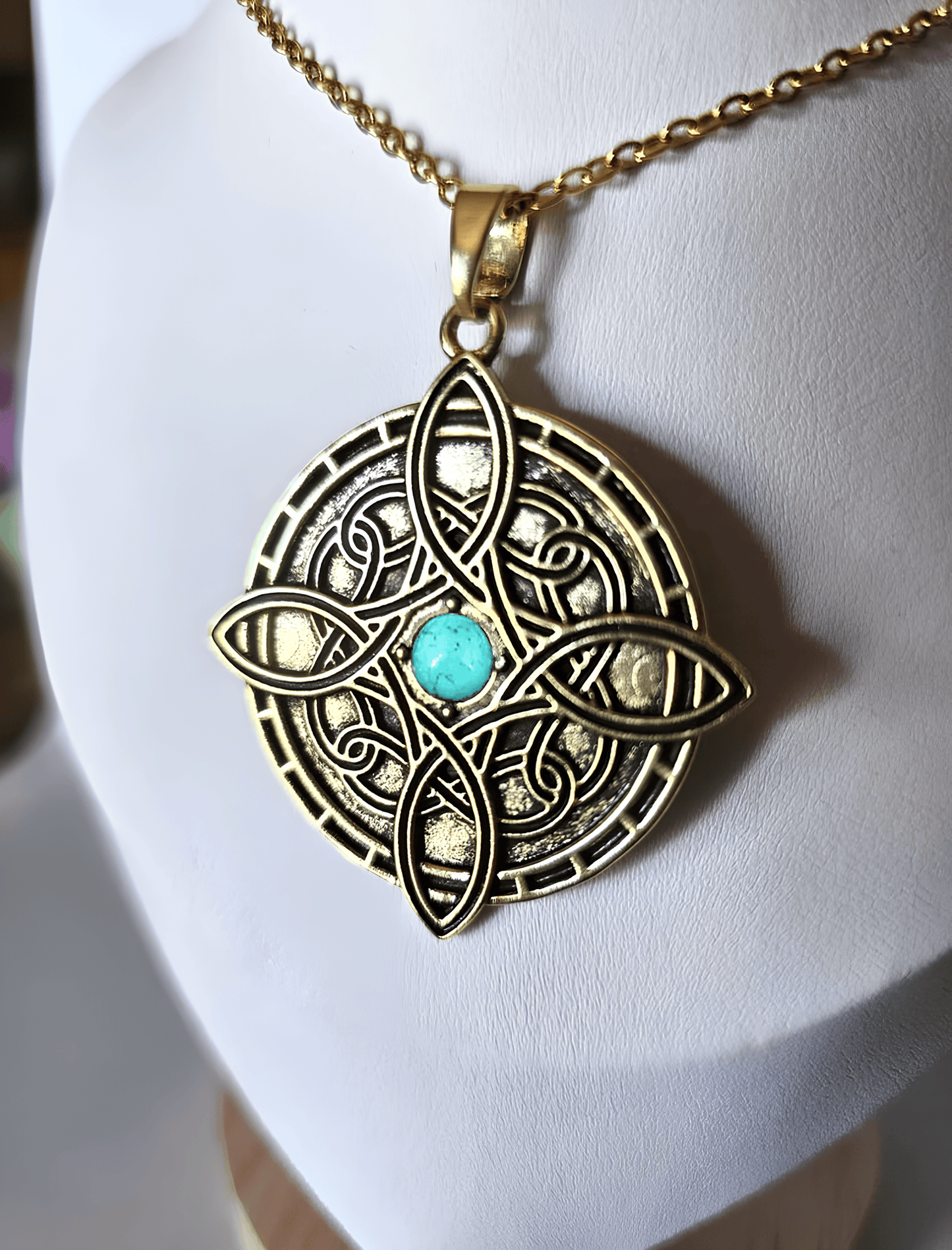 Turquoise Witch���s Knot Necklace