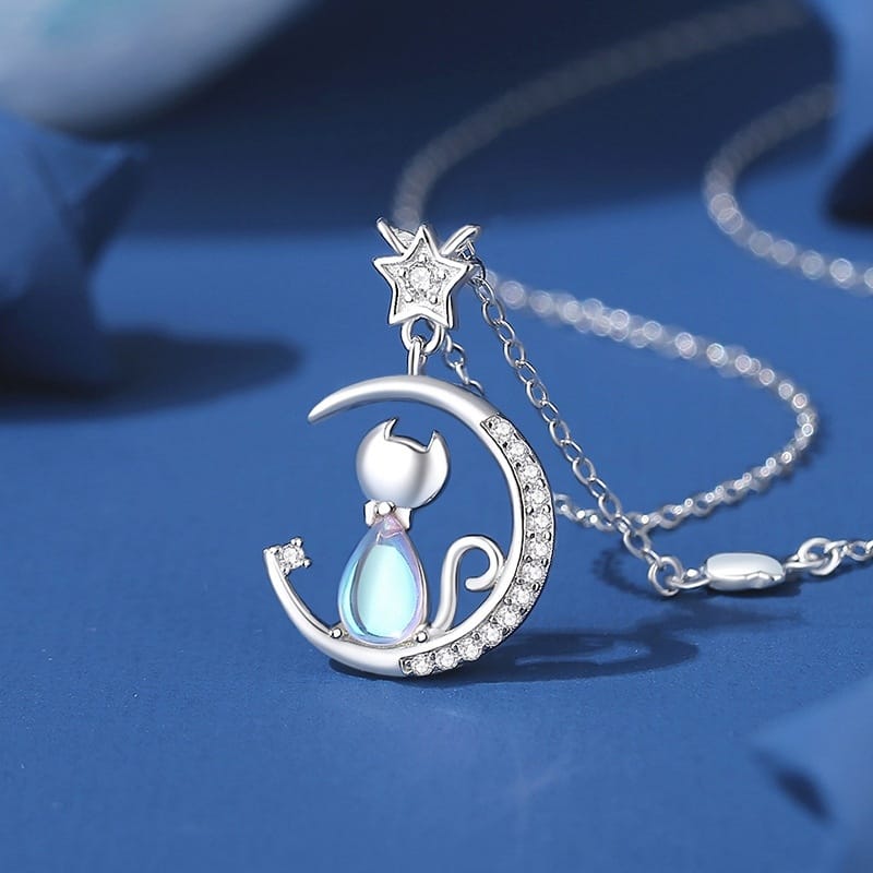 Lunar Familiar���s Starlight Necklace